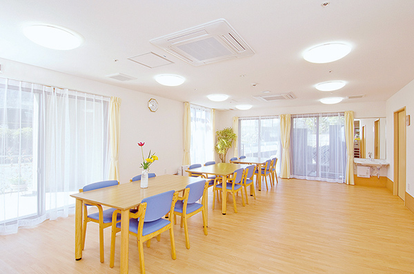 住宅型有料老人ホーム　なごやかケア別館の正社員 介護士 住宅型有料老人ホームの求人情報イメージ8